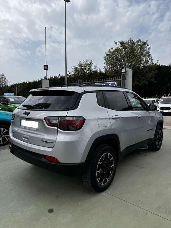 Usado Jeep Compass Trailhawk 241 CV (177 kW) 2022 Gris SUV