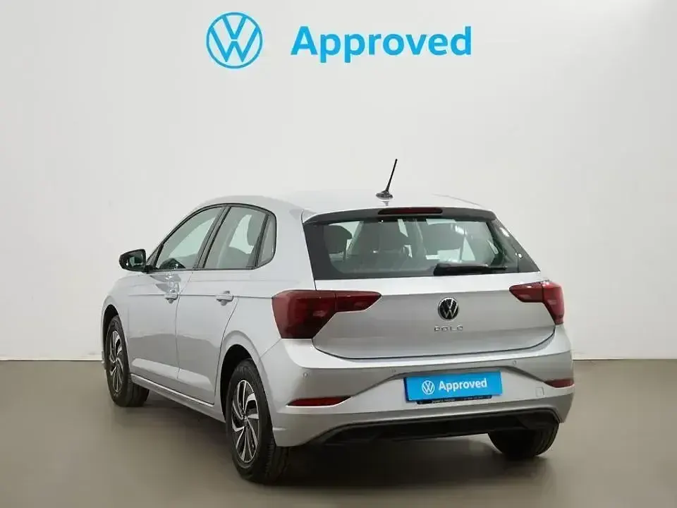 Begagnad VW Polo Life 95 HK (69 kW) 2024 Grå Sedan