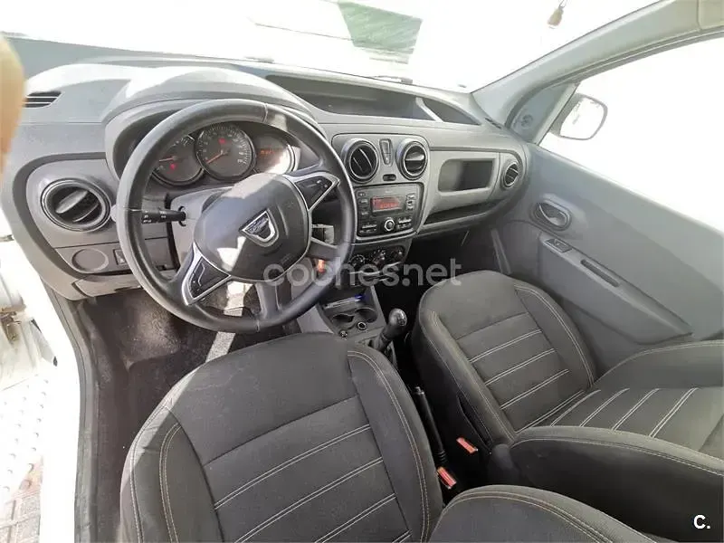 Usado Dacia Dokker 102 CV (75 kW) 2019 Blanco Monovolumen