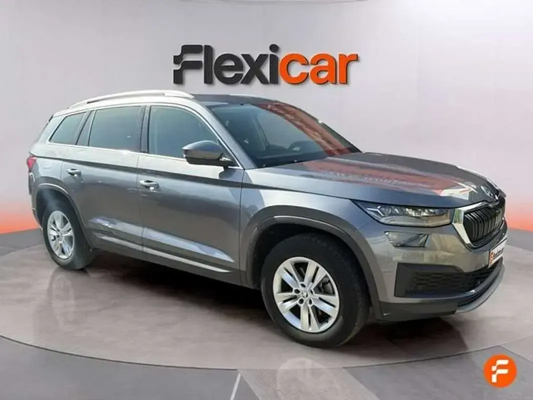 Usado Skoda Kodiaq Ambition 150 CV (110 kW) 2023 Gris SUV