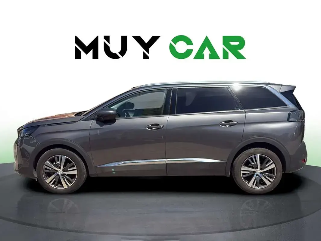 Usado Peugeot 5008 Allure 131 CV (96 kW) 2021 Gris / plata SUV
