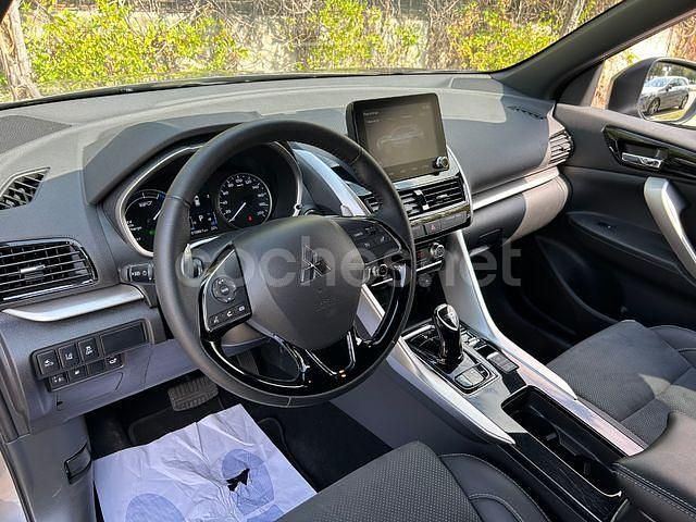 Usado Mitsubishi Eclipse Cross 188 CV (138 kW) 2023 Gris / plata SUV