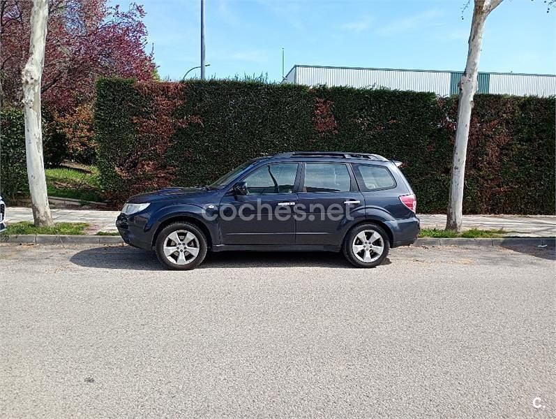 Usado Subaru Forester 147 CV (108 kW) 2008 Negro SUV