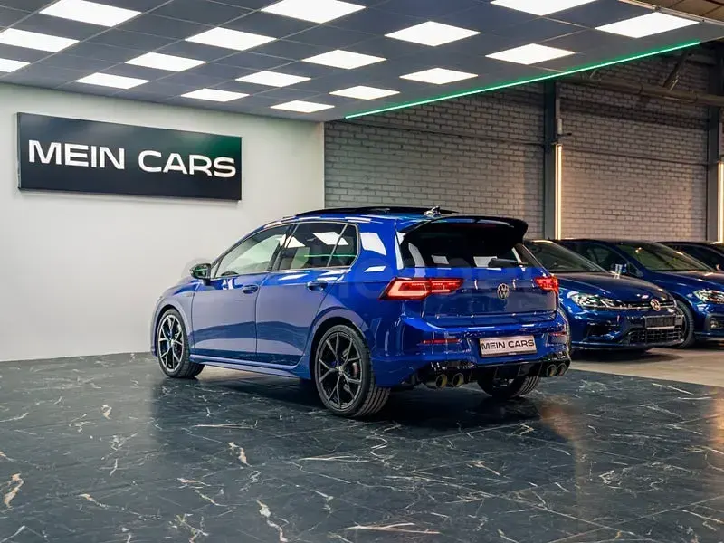 Usado VW Golf VIII R 333 CV (244 kW) 2024 Azul Berlina