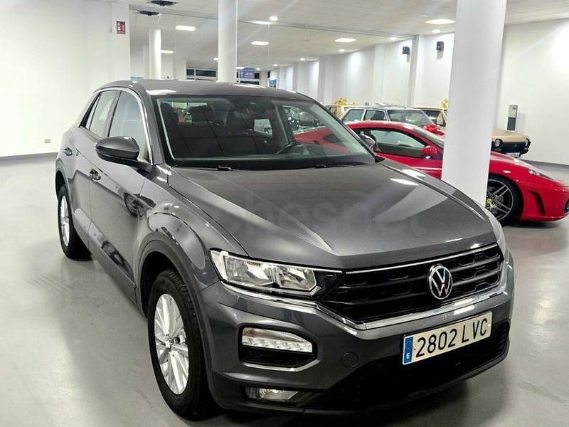 Usado VW T-Roc Advance 115 CV (84 kW) 2022 Gris / plata SUV