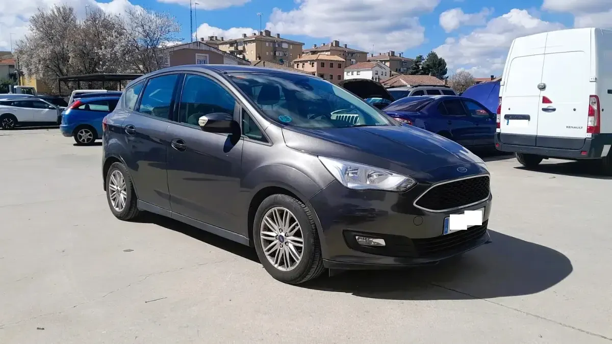 Usado Ford C-MAX Trend 125 CV (91 kW) 2018 Gris Monovolumen