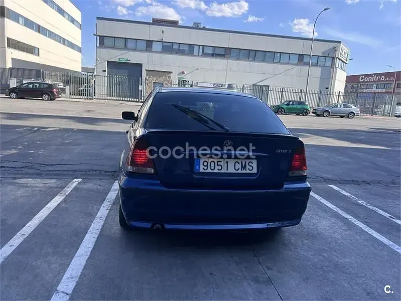 Usado BMW 318 143 CV (105 kW) 2003 Azul Berlina