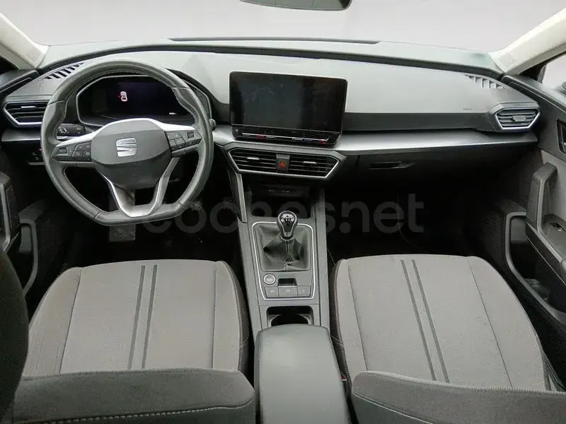 Usado Seat Leon Style 115 CV (84 kW) 2023 Blanco Berlina
