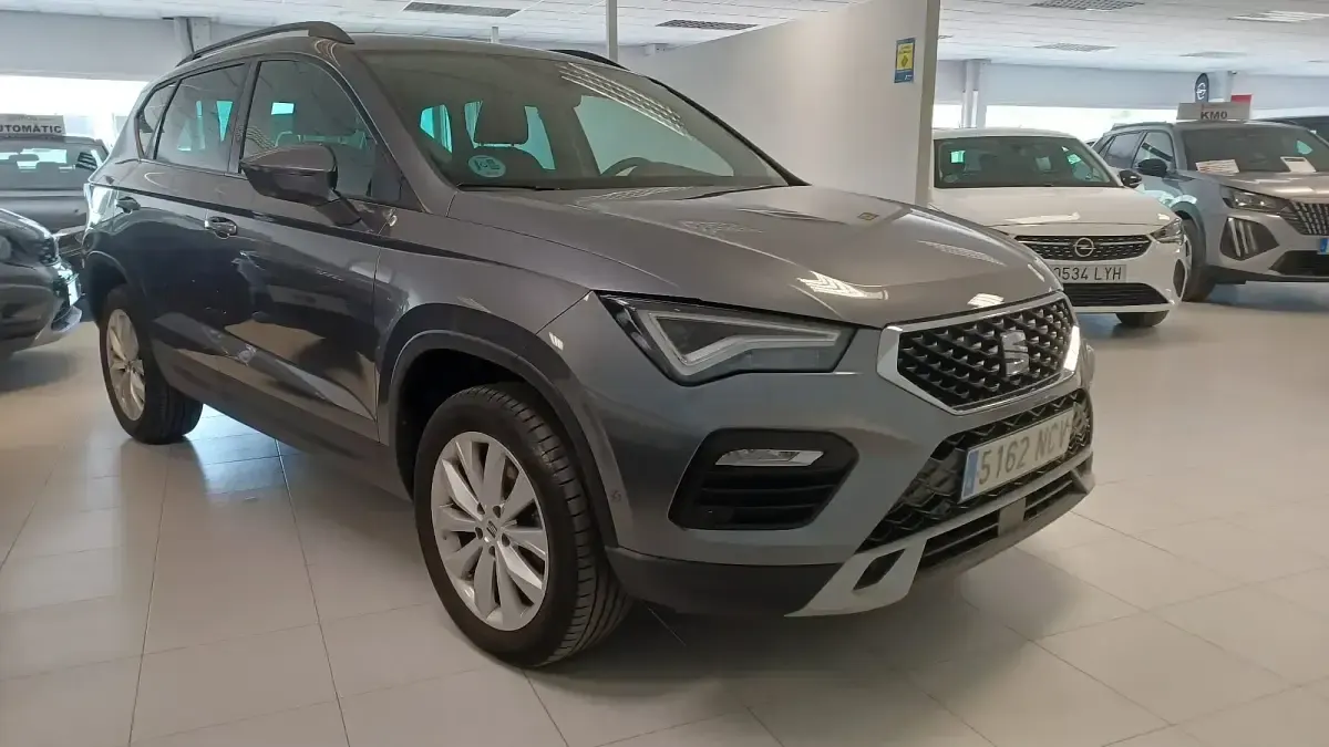 Usado Seat Ateca Style 150 CV (110 kW) 2025 Gris SUV