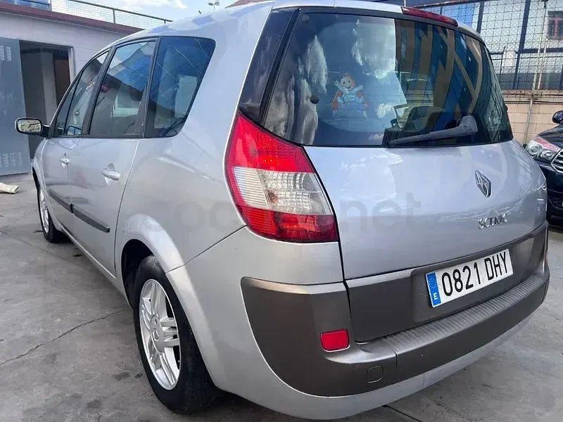 Usado Renault Grand Scénic Authentique 120 CV (88 kW) 2005 Gris / plata Monovolumen