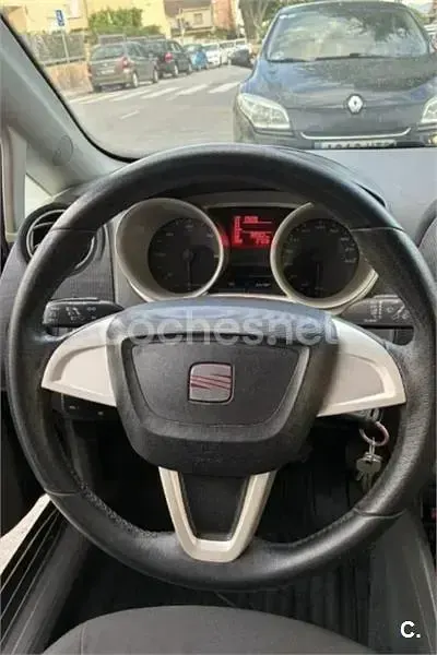 Usado Seat Ibiza Style 105 CV (77 kW) 2011 Gris / plata Berlina