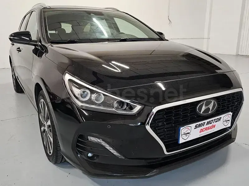 Usado Hyundai i30 Style 136 CV (100 kW) 2019 Negro Familiar