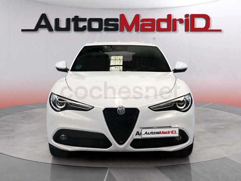 Usado Alfa Romeo Stelvio Sprint 192 CV (141 kW) 2021 Blanco SUV