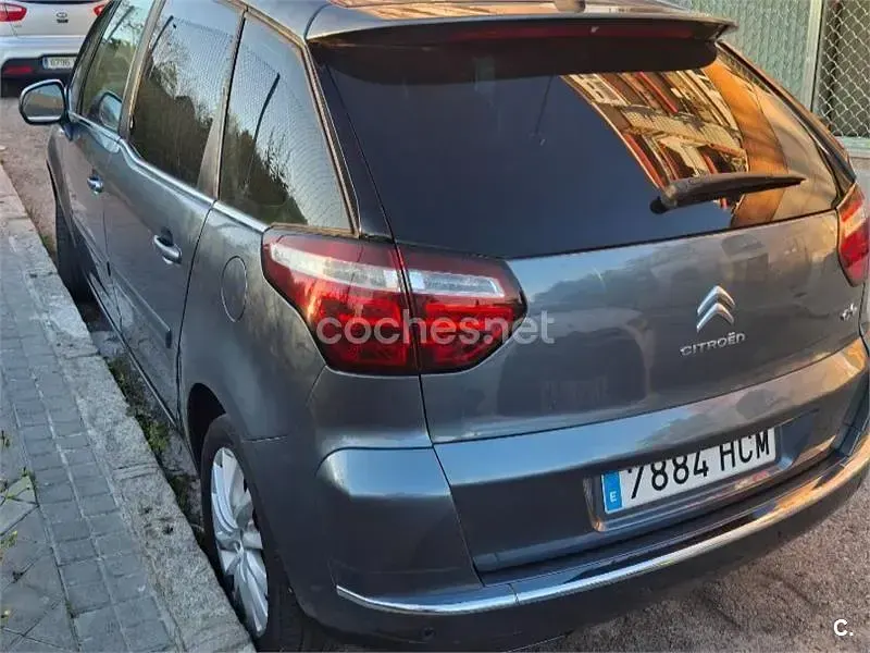 Usado Citroën C4 Picasso 112 CV (82 kW) 2011 Gris / plata Monovolumen