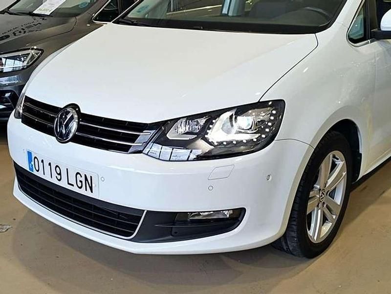 Usado VW Sharan Advance 150 CV (110 kW) 2020 Blanco Monovolumen