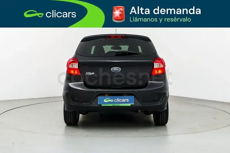 Usado Ford Ka Plus Ultimate 85 CV (62 kW) 2019 Negro Utilitario