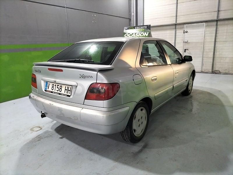 Usado Citroën Xsara 110 CV (80 kW) 2000 Gris / plata Berlina