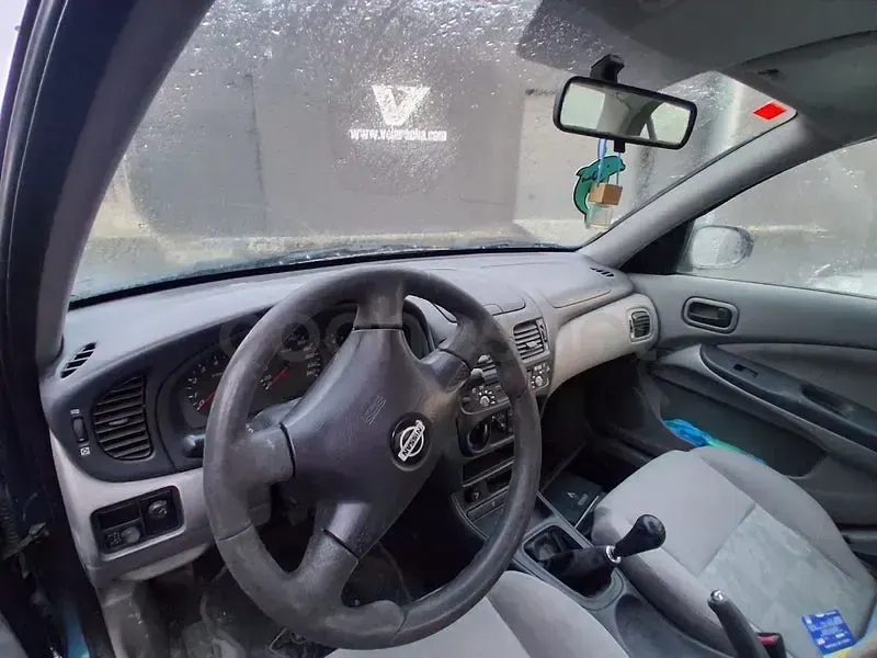 Usado Nissan Almera Comfort 90 CV (66 kW) 2002 Verde Berlina