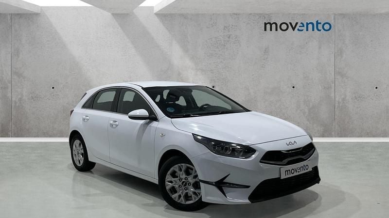 Usado Kia Ceed 136 CV (100 kW) 2023 Blanco Utilitario