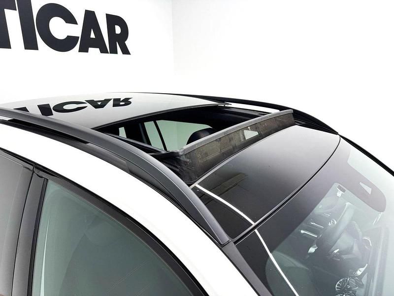 Usado Mercedes GLB220 AMG 190 CV (139 kW) 2023 Blanco SUV