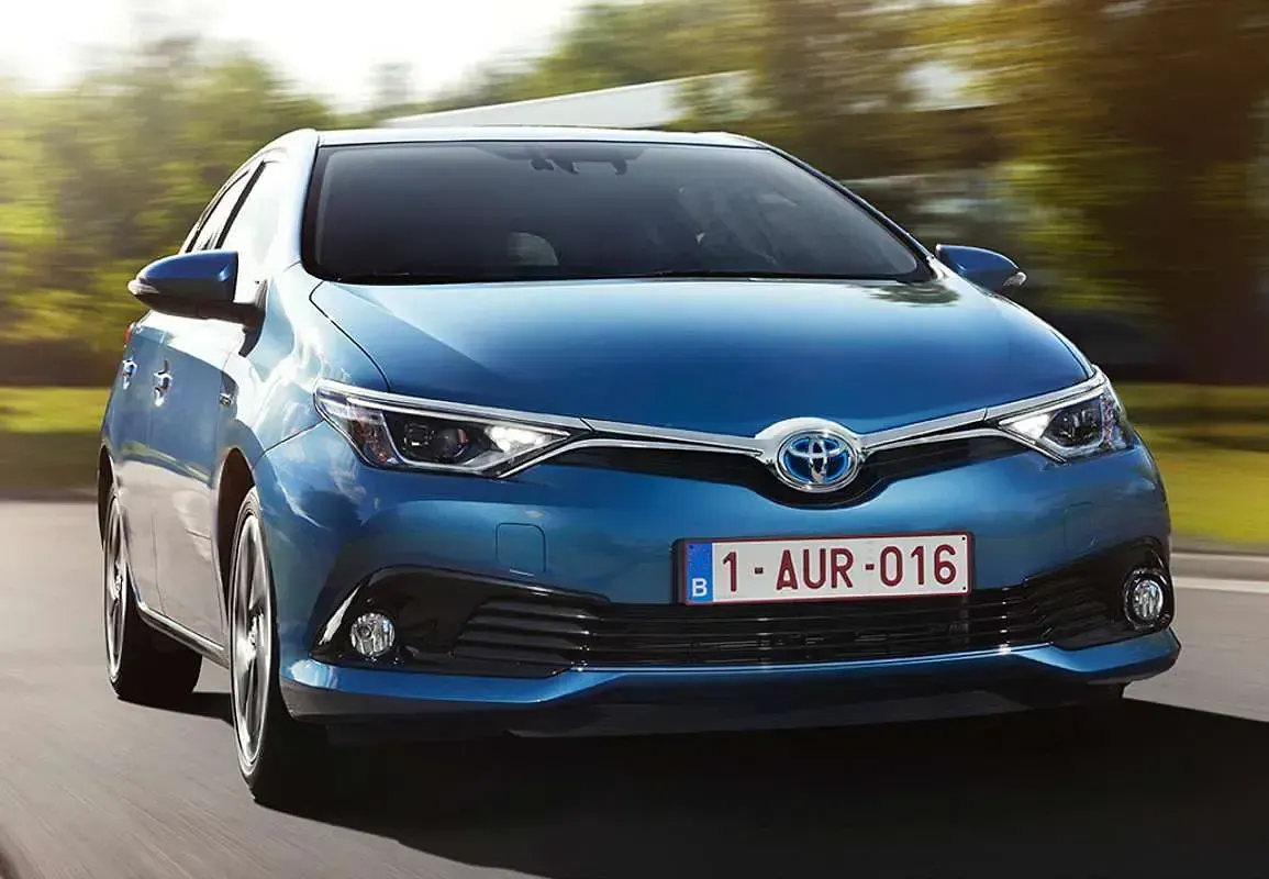 Usado Toyota Auris Business Edition 116 CV (85 kW) 2017 Negro Utilitario