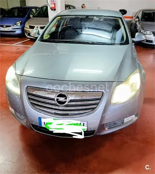 Usado Opel Insignia Cosmo 160 CV (117 kW) 2012 Gris / plata Familiar