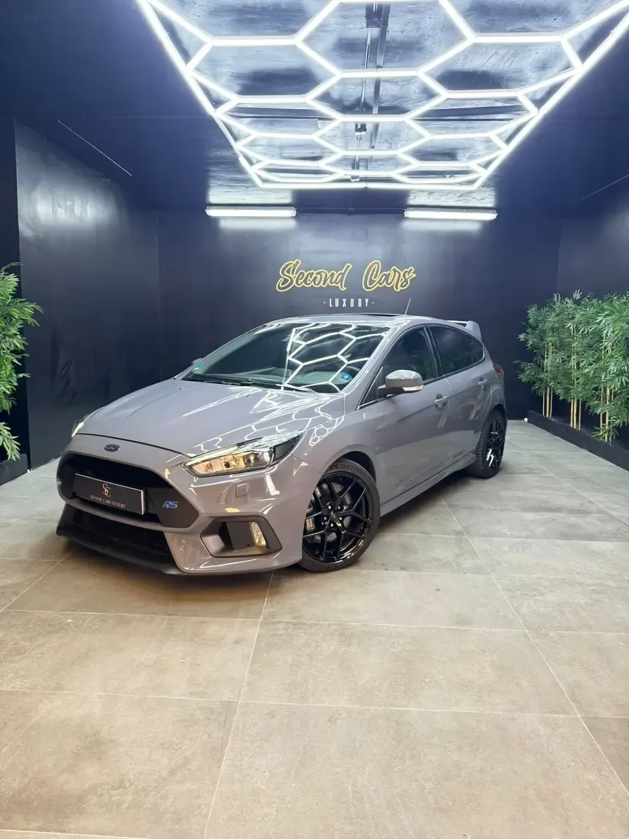 Usado Ford Focus Performance Edition 350 CV (257 kW) 2017 Gris Berlina