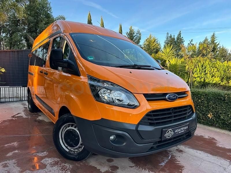 Usado Ford Tourneo Titanium 125 CV (91 kW) 2015 Naranja Monovolumen