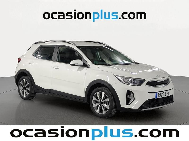 Usado Kia Stonic 84 CV (61 kW) 2022 Blanco SUV