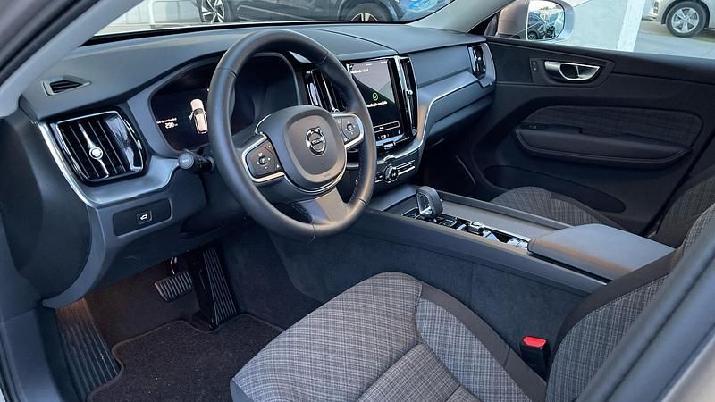 Usado Volvo XC60 Core 250 CV (183 kW) 2025 Otro SUV
