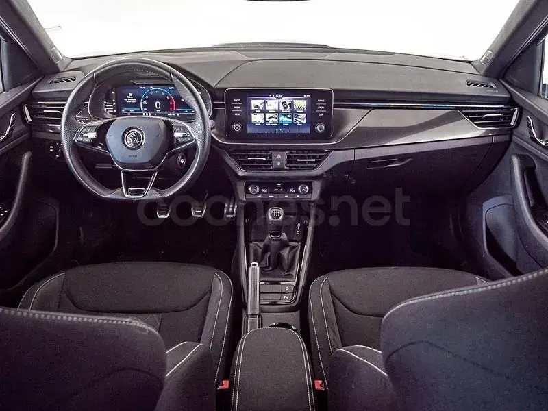 Usado Skoda Kamiq Style 110 HP (80 kW) 2022 Cinzento SUV