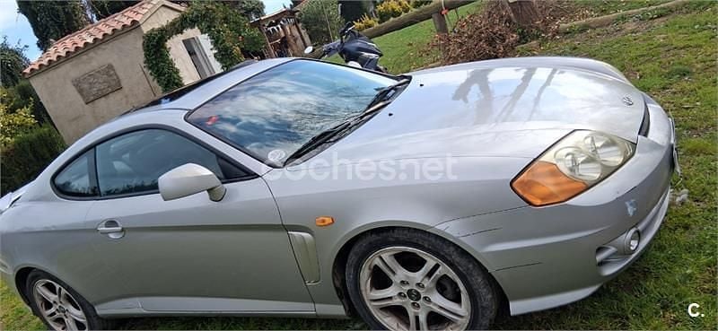 Usado Hyundai Coupé 167 CV (122 kW) 2002 Gris / plata Coupe
