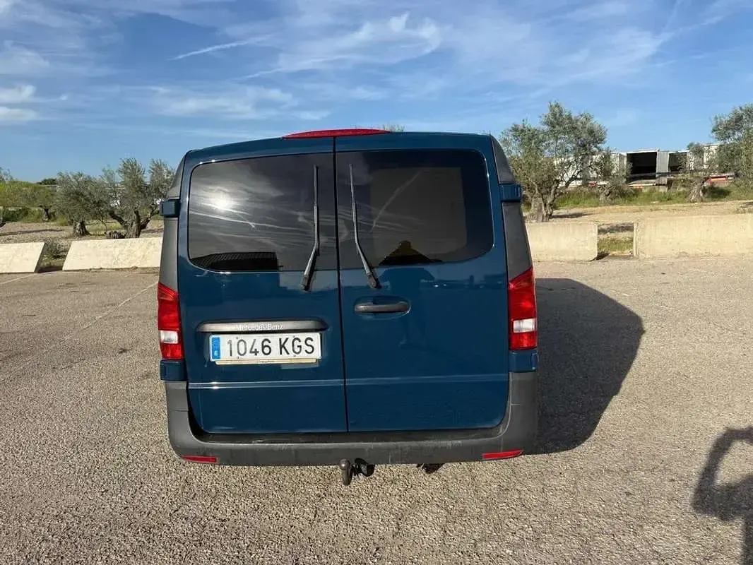 Usado Mercedes Vito 136 CV (100 kW) 2018 Azul Van