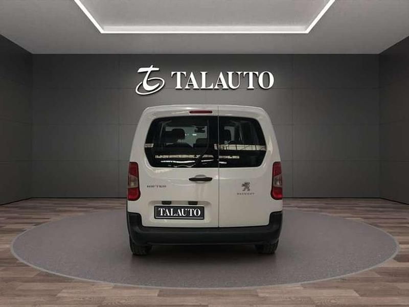 Usado Peugeot Rifter Active 102 CV (75 kW) 2021 Blanco Monovolumen