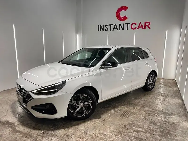 Usado Hyundai i30 N Line 100 CV (73 kW) 2024 Blanco Berlina