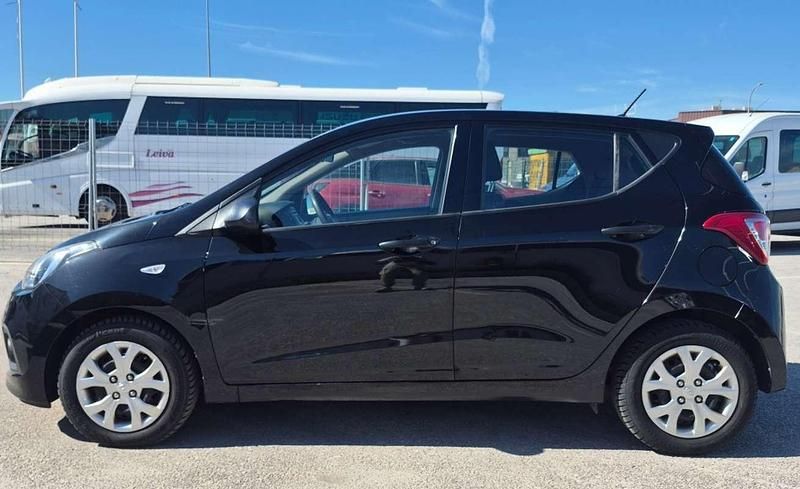 Usado Hyundai i10 67 CV (49 kW) 2013 Negro Utilitario