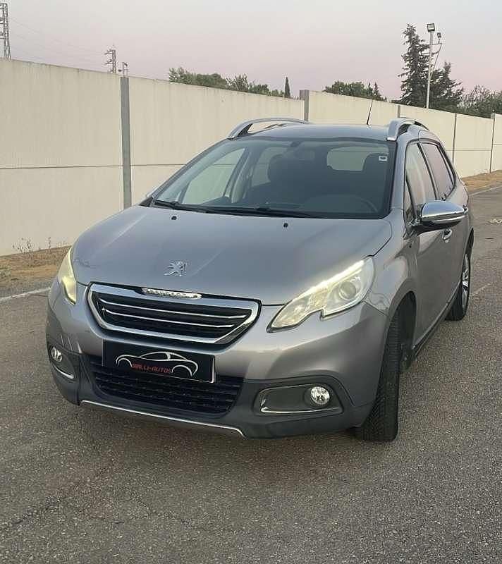Usado Peugeot 2008 Access 82 CV (60 kW) 2016 Plateado SUV