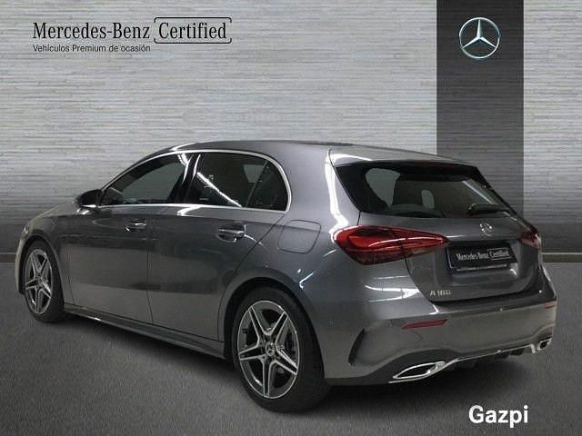 Usado Mercedes A180 AMG line 136 CV (100 kW) 2025 Gris montaña