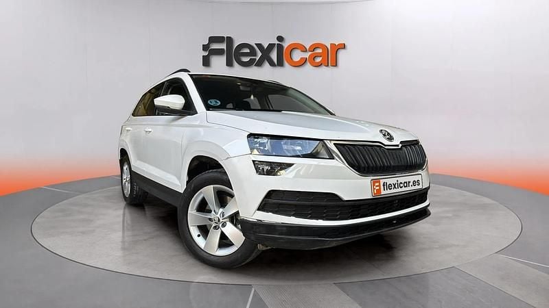 Usado Skoda Karoq Ambition 150 CV (110 kW) 2021 Blanco SUV