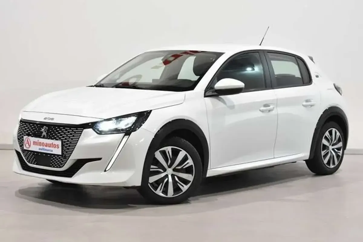 Usado Peugeot e-208 100 kW (136 CV) 2020 Blanco Utilitario