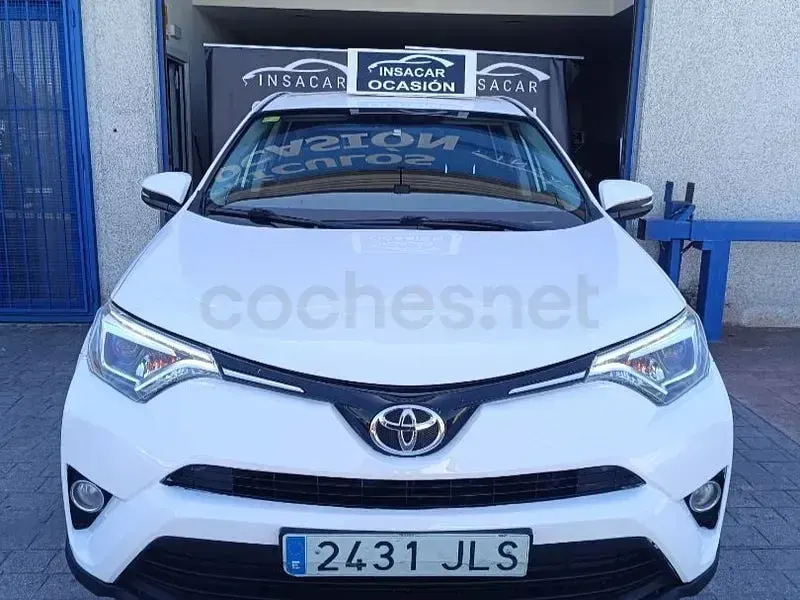 Usado Toyota RAV4 Executive 151 CV (111 kW) 2016 Blanco SUV