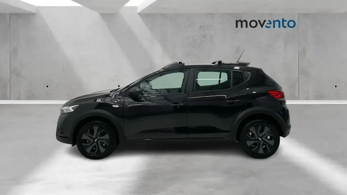 Usado Dacia Sandero Expression 101 CV (74 kW) 2025 Negro Berlina