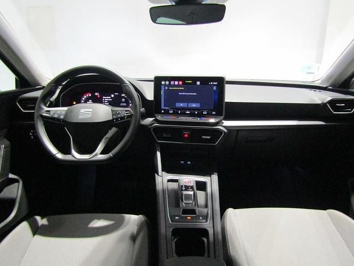 Usado Seat Leon Style 116 CV (85 kW) 2025 Gris