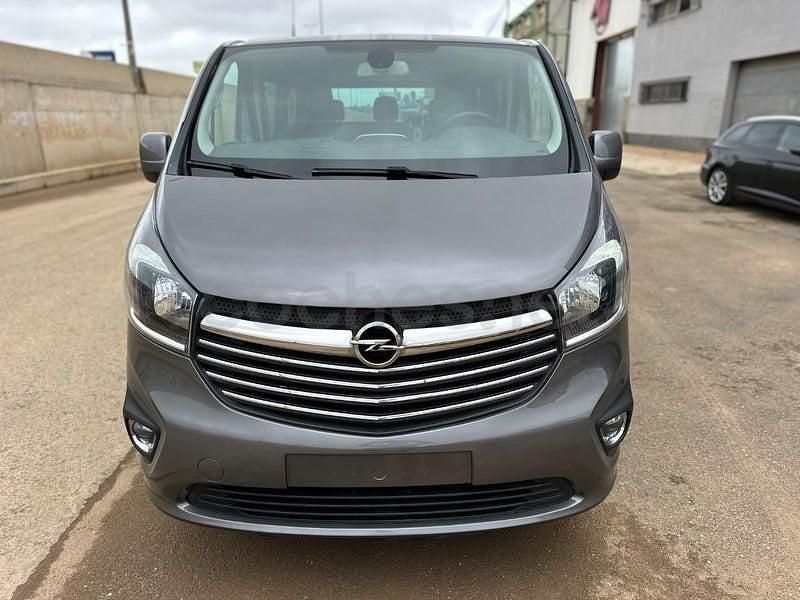 Usado Opel Vivaro 145 HP (106 kW) 2017 Cinzento Monovolume