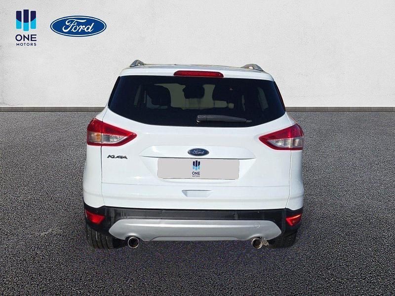 Usado Ford Kuga Trend 120 CV (88 kW) 2016 Blanco SUV