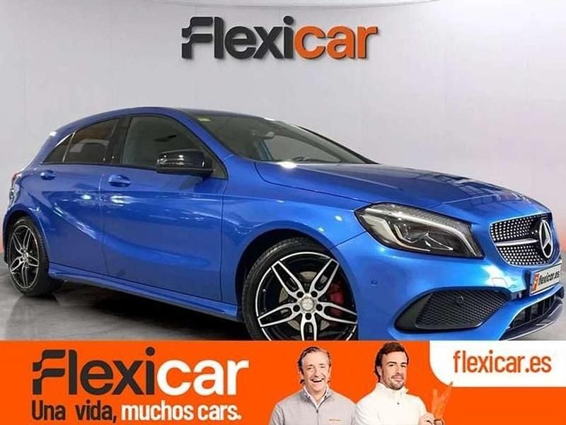 Usado Mercedes A200 Elegance 140 CV (102 kW) 2016 Azul Utilitario