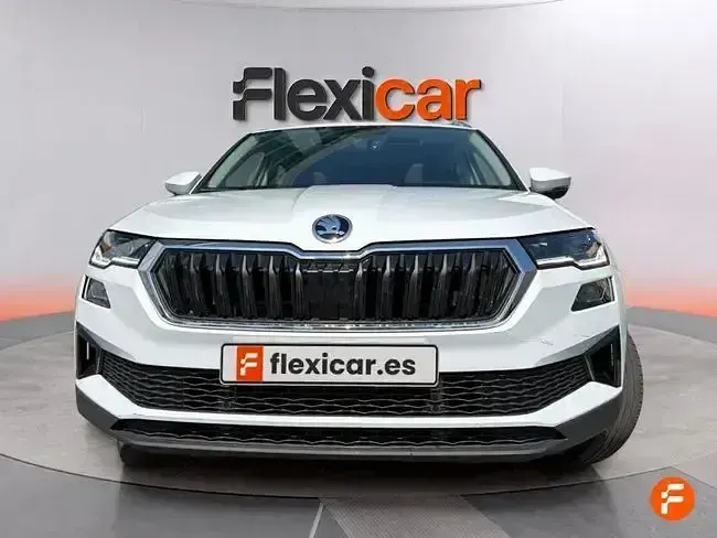 Usado Skoda Karoq Ambition 150 CV (110 kW) 2022 Blanco SUV