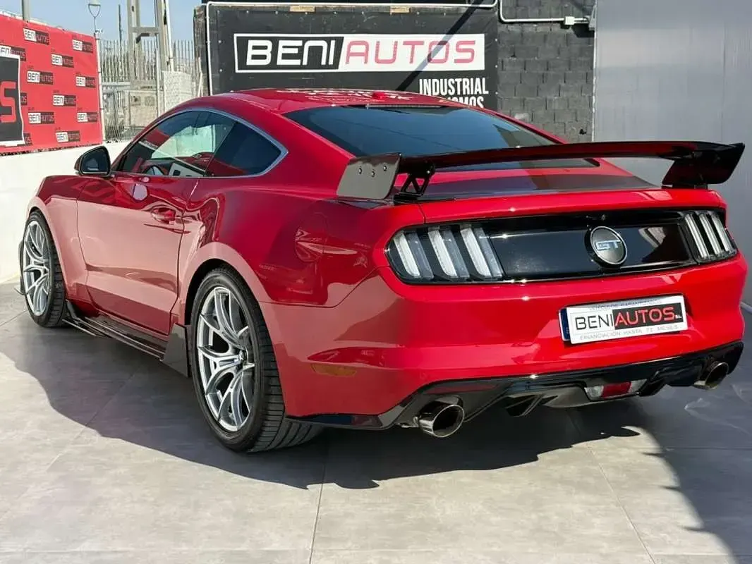 Usado Ford Mustang 620 CV (456 kW) 2017 Rojo Coupe