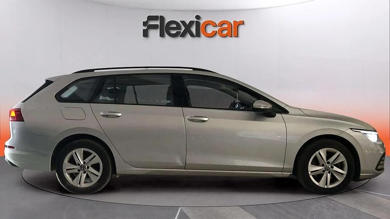 Usado VW Golf VIII 116 CV (85 kW) 2021 Gris Familiar