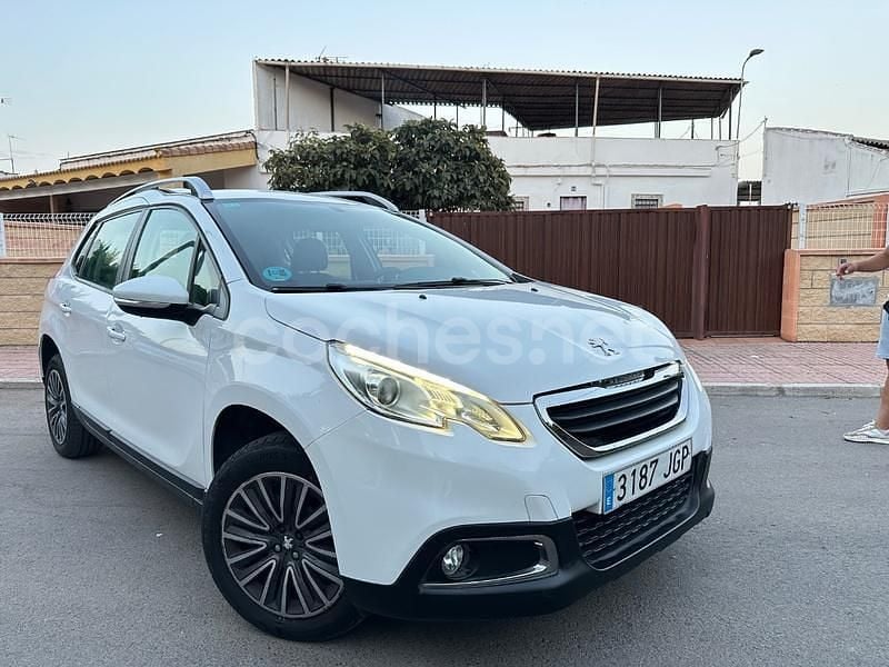Blanco Usado 2015 Peugeot 2008 Allure SUV | 7000 € (Buen precio) - Imagen 1/4